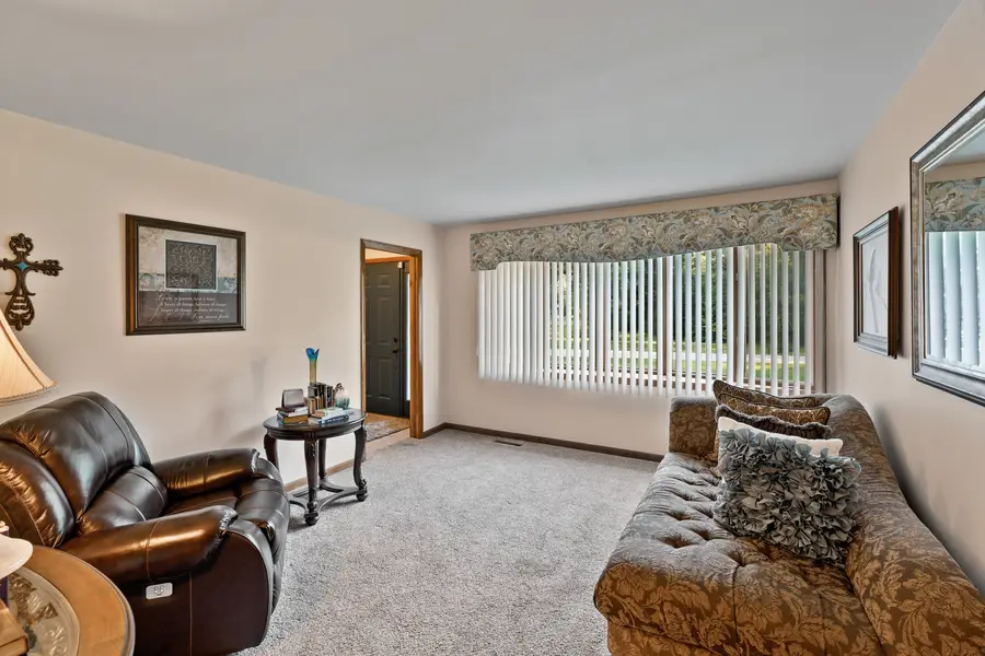 606 Mary Lane, Saint Anne, IL 60964 - #3