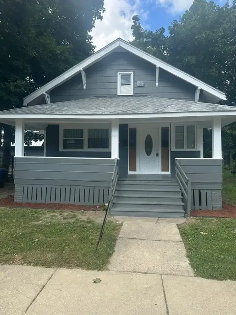 664 Lenox Avenue E, Waukegan, IL 60085