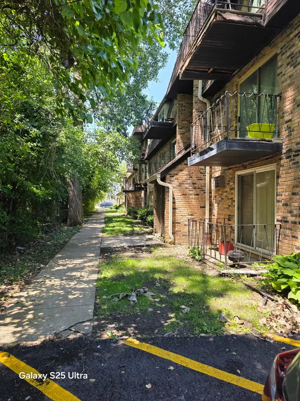 8525 S Kedzie Street #106, Chicago, IL 60652