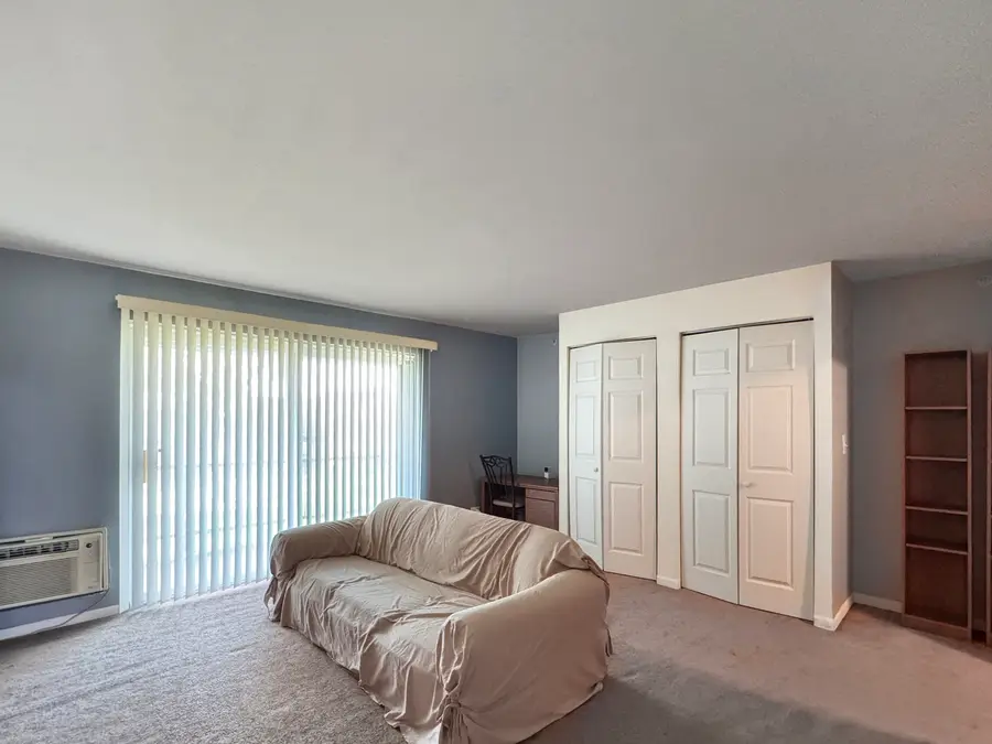 1910 W Hatherleigh Court #2C, Mount Prospect, IL 60056 - #2