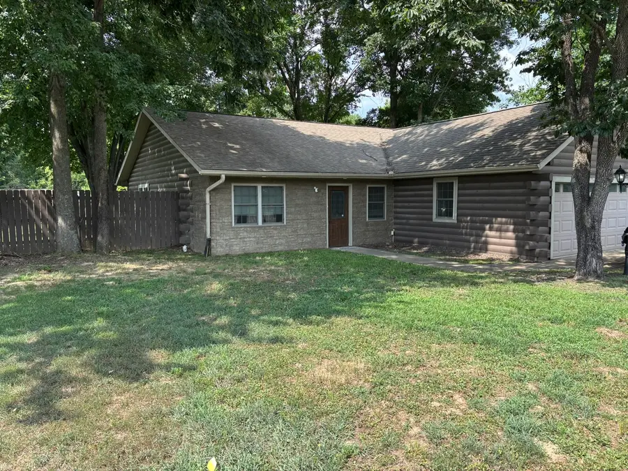 300 Noah Lane, Carterville, IL 62918 - #3