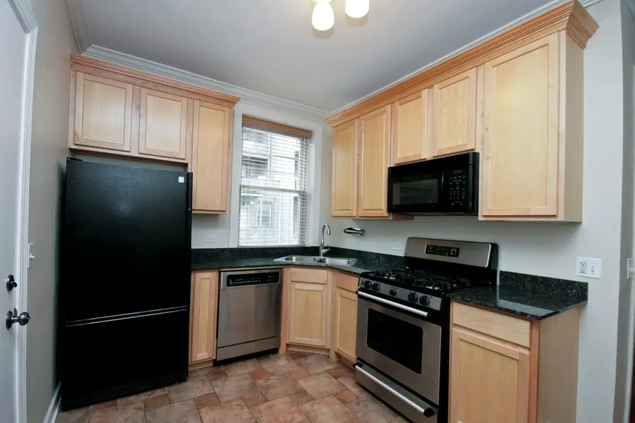 871 W Cornelia Avenue #1, Chicago, IL 60657 - #3