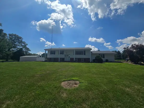 11957 E Harrison Road, Mt Vernon, IL 62864