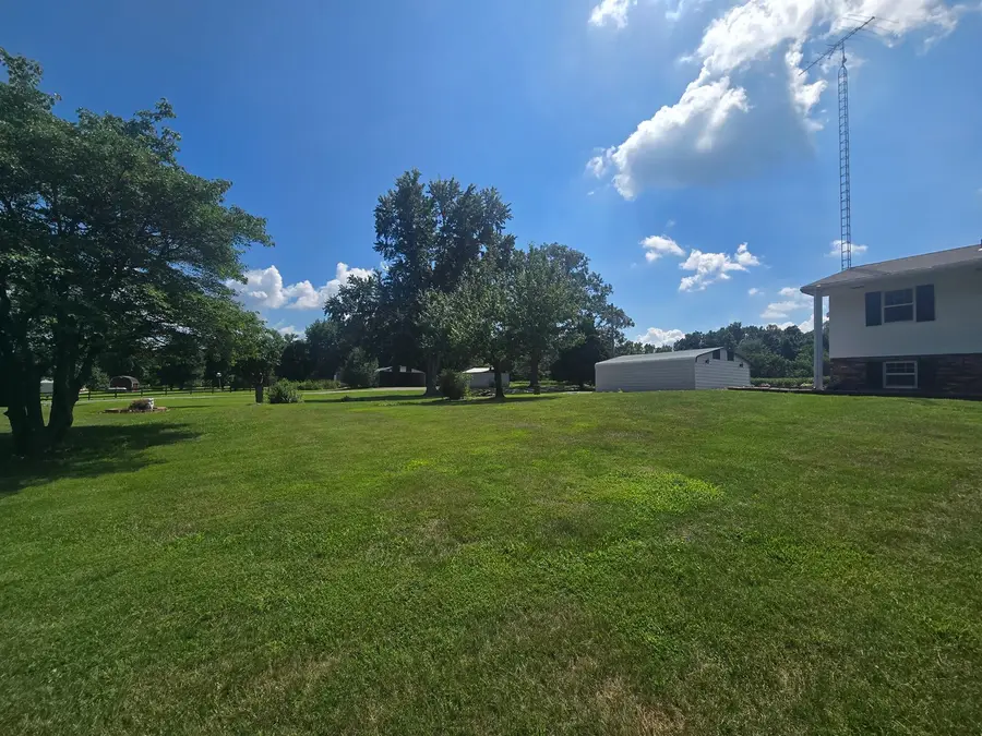 11957 E Harrison Road, Mount Vernon, IL 62864 - #3
