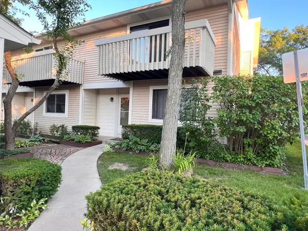 119 Saratoga Court #119, Vernon Hills, IL 60061