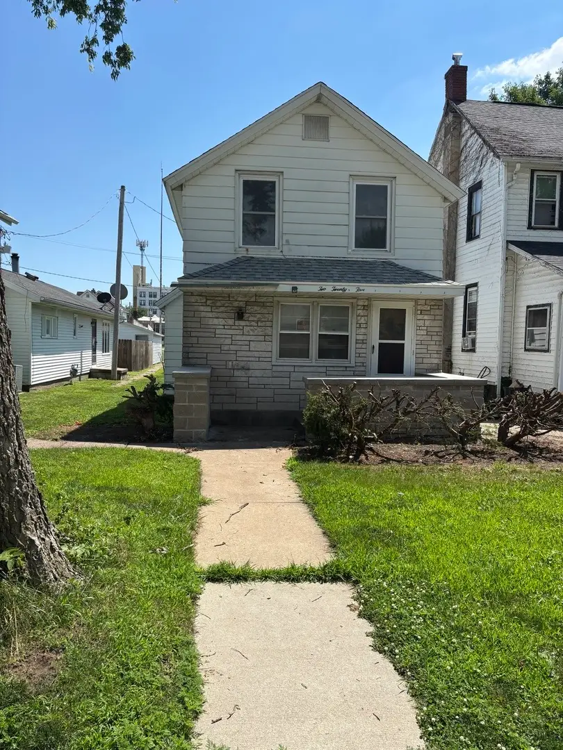 225 3rd Avenue S, Clinton, IA 52732 - #1