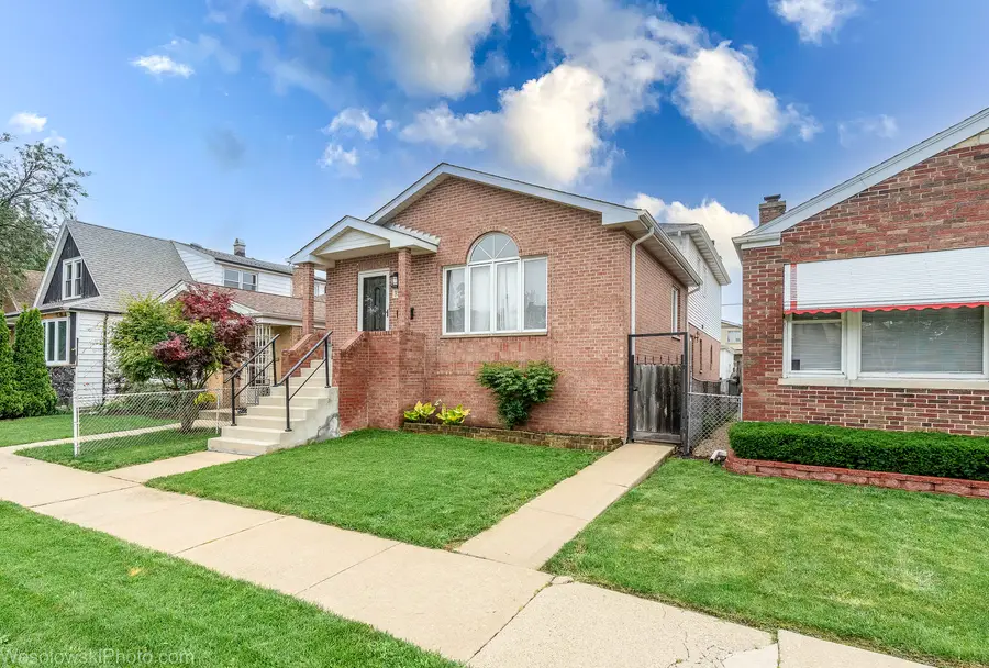 3525 N Pioneer Avenue, Chicago, IL 60634 - #3