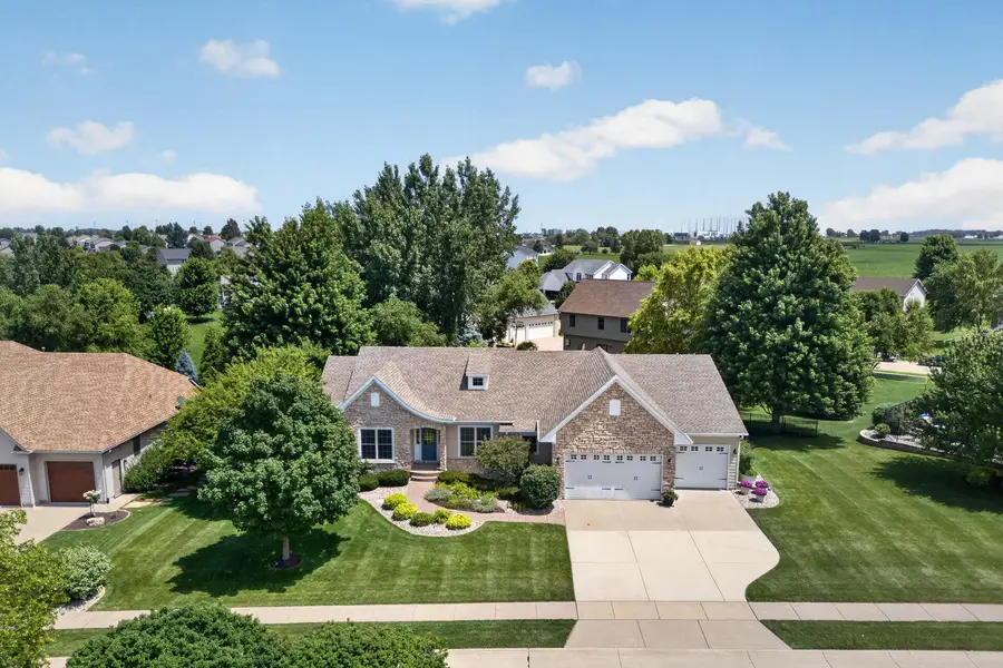 6138 Whispering Hill, Bettendorf, IA 52722 - #2