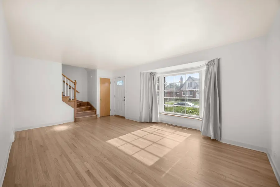 901 Manchester Avenue, Westchester, IL 60154 - #2