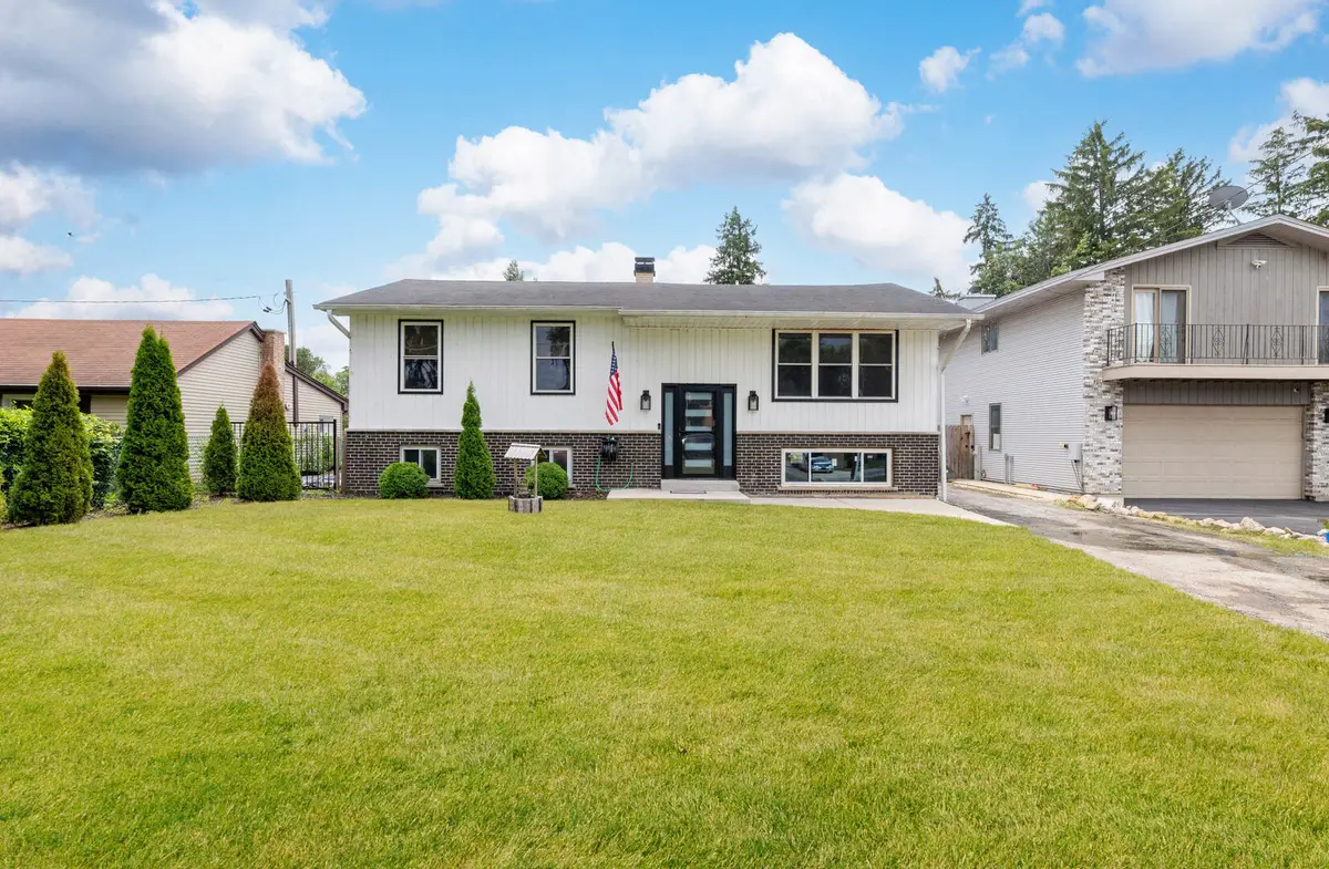 17W667 Lorraine Avenue, Addison, IL 60101 - #1