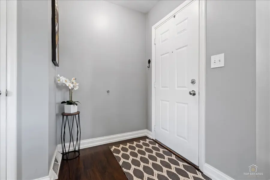 22 Forest Lane, Elk Grove Village, IL 60007 - #2