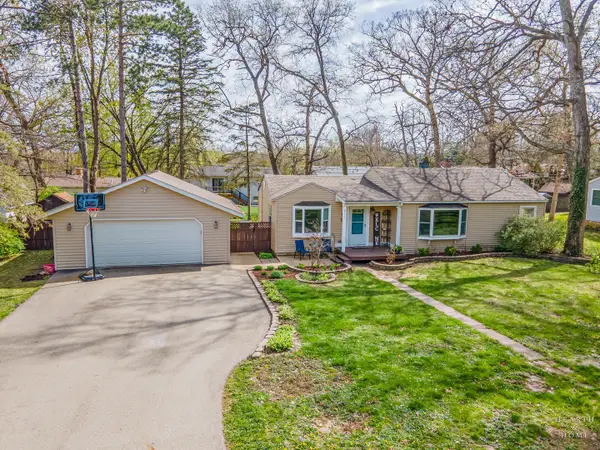 8911 Pine Avenue, Wonder Lake, IL 60097