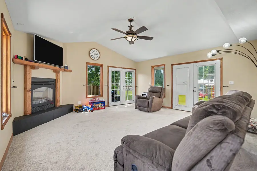 619 Middle Road, Camanche, IA 52730 - #2