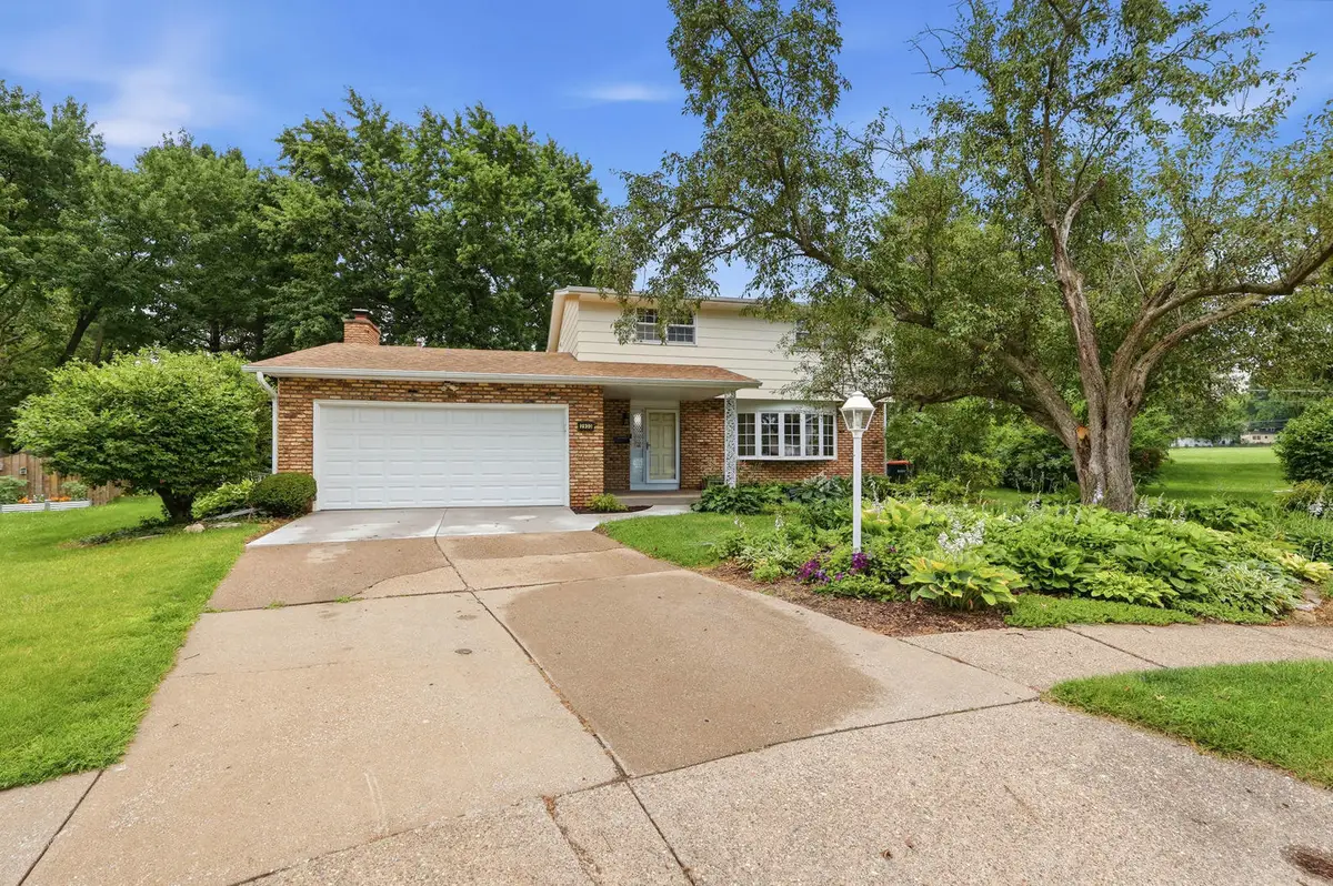 2903 Woodland Court, Davenport, IA 52803 - #1