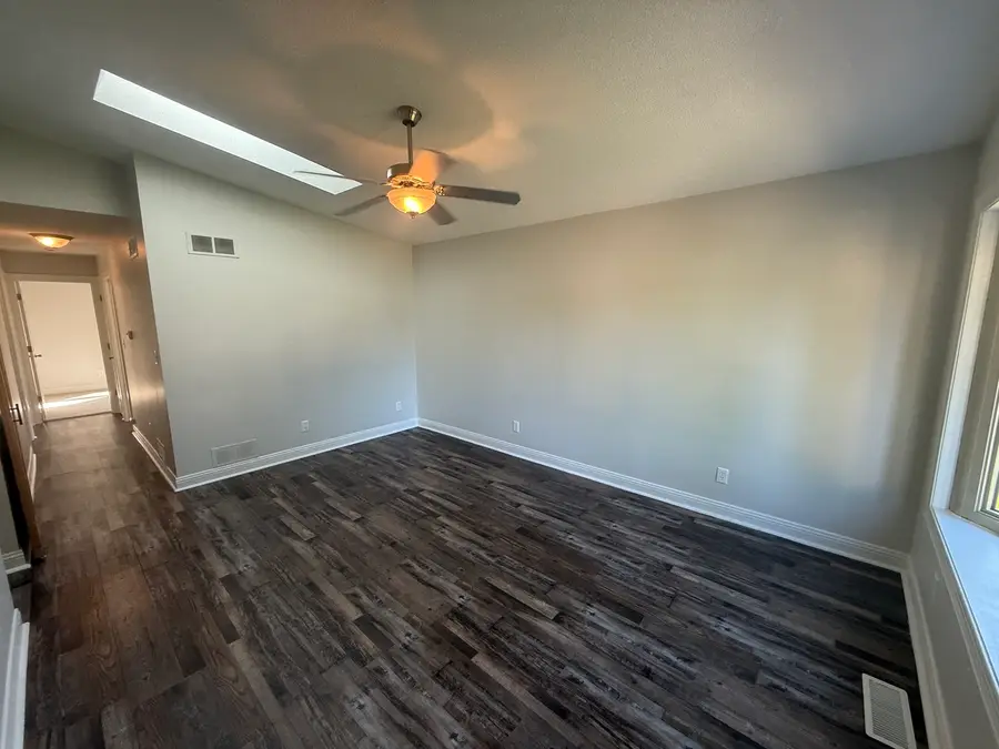 320 Midwestern Drive, Ottawa, IL 61350 - #2