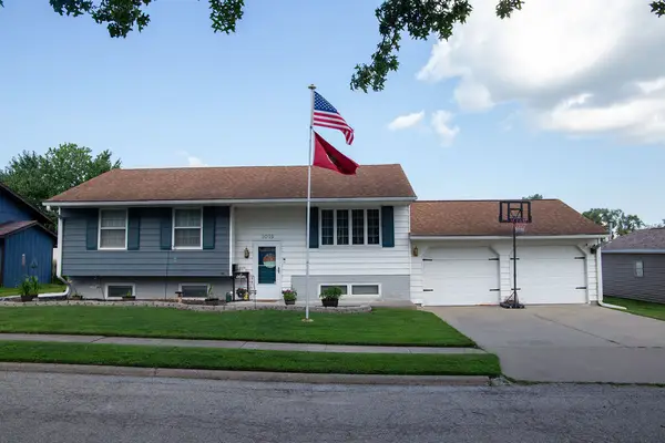 1015 Suncrest Drive, Fulton, IL 61252