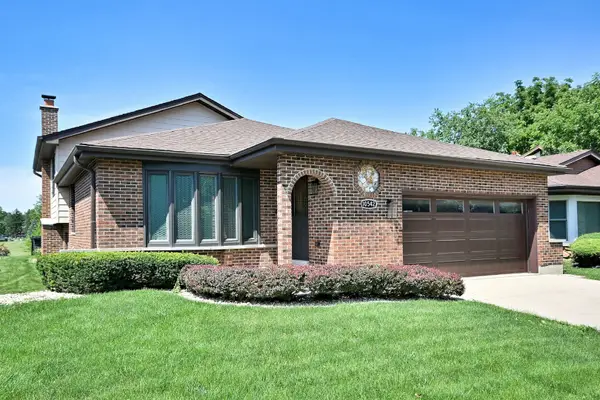 10542 Camelot Street, Westchester, IL 60154