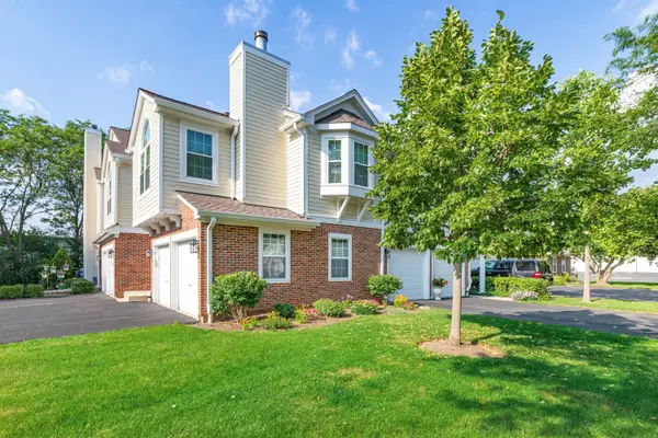 622 Grosse Pointe Circle, Vernon Hills, IL 60061