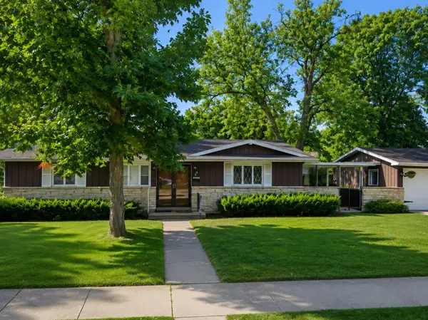 2805 Wall Avenue, Waukegan, IL 60087