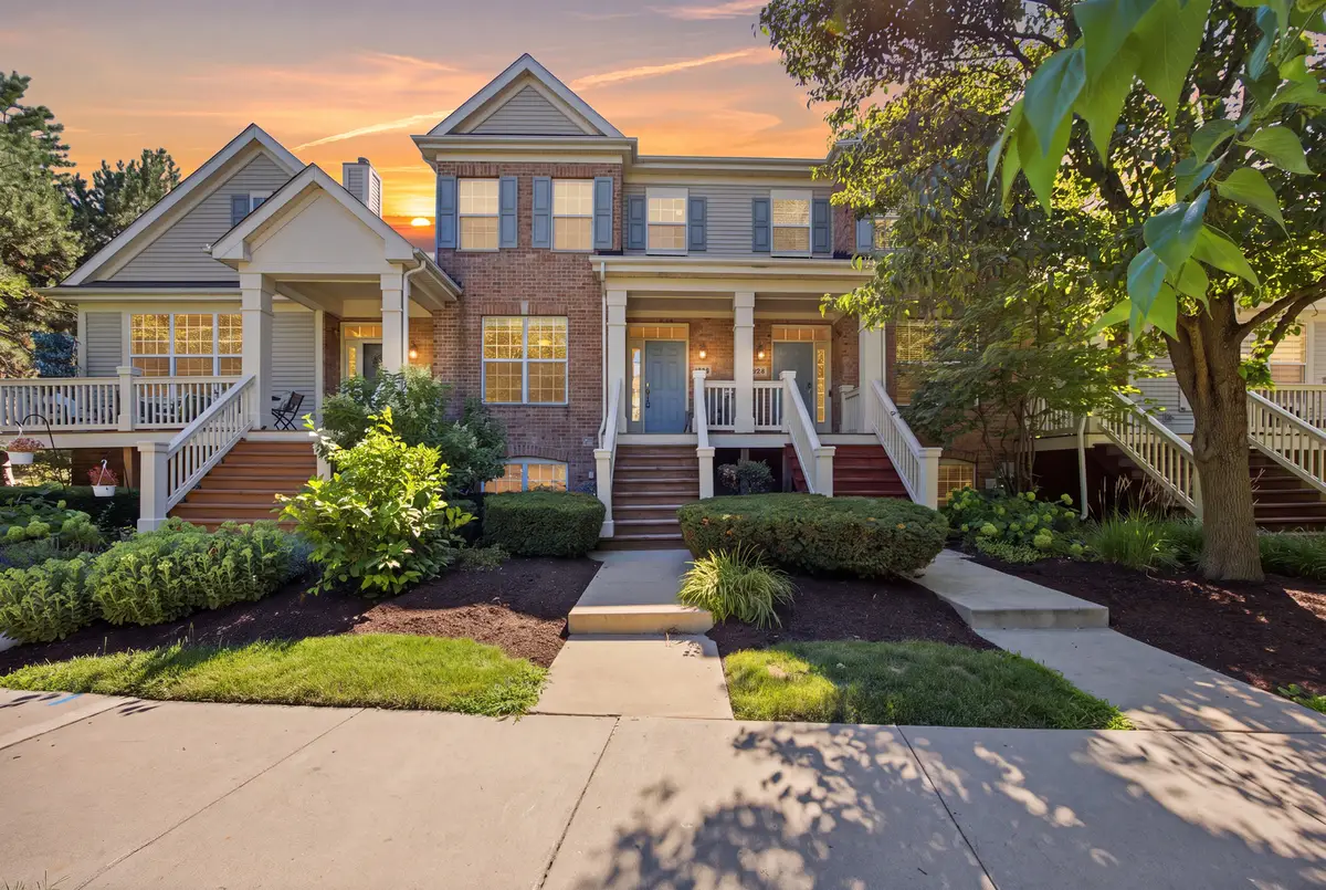 435 E Railroad Avenue, Bartlett, IL 60103 - #1