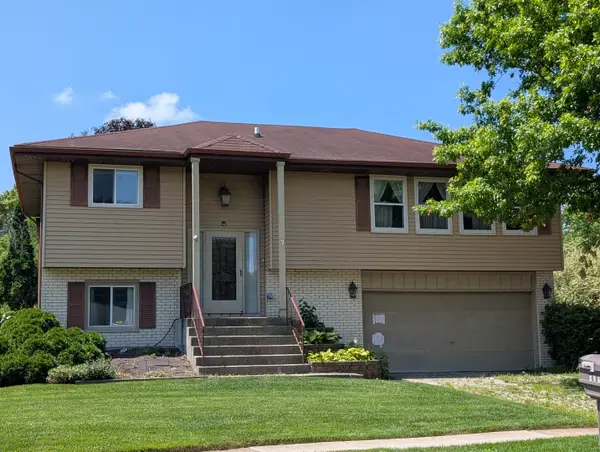 319 Joseph Street, Woodstock, IL 60098