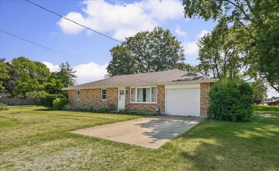 103 W Lincoln Street, Fisher, IL 61843 - #2
