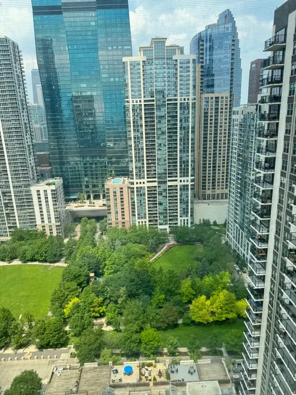 400 E Randolph Street #3318, Chicago, IL 60601