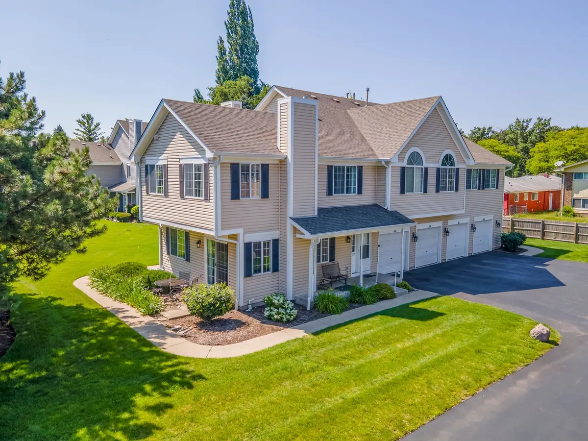 677 Silver Creek Road, Woodstock, IL 60098 - #1