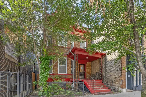 1907 W Irving Park Road, Chicago, IL 60613