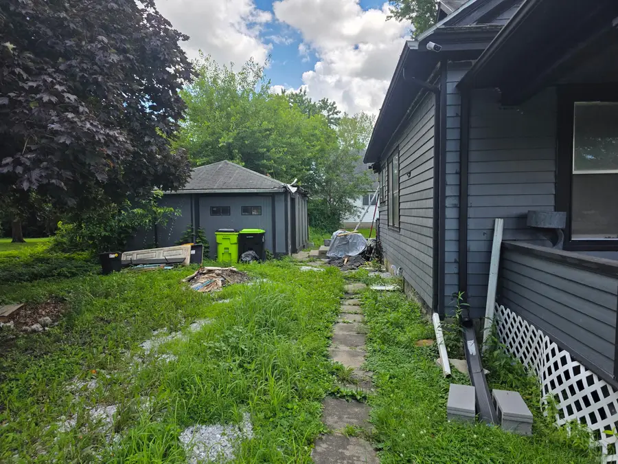 702 Locust Street, Carthage, IL 62321 - #3