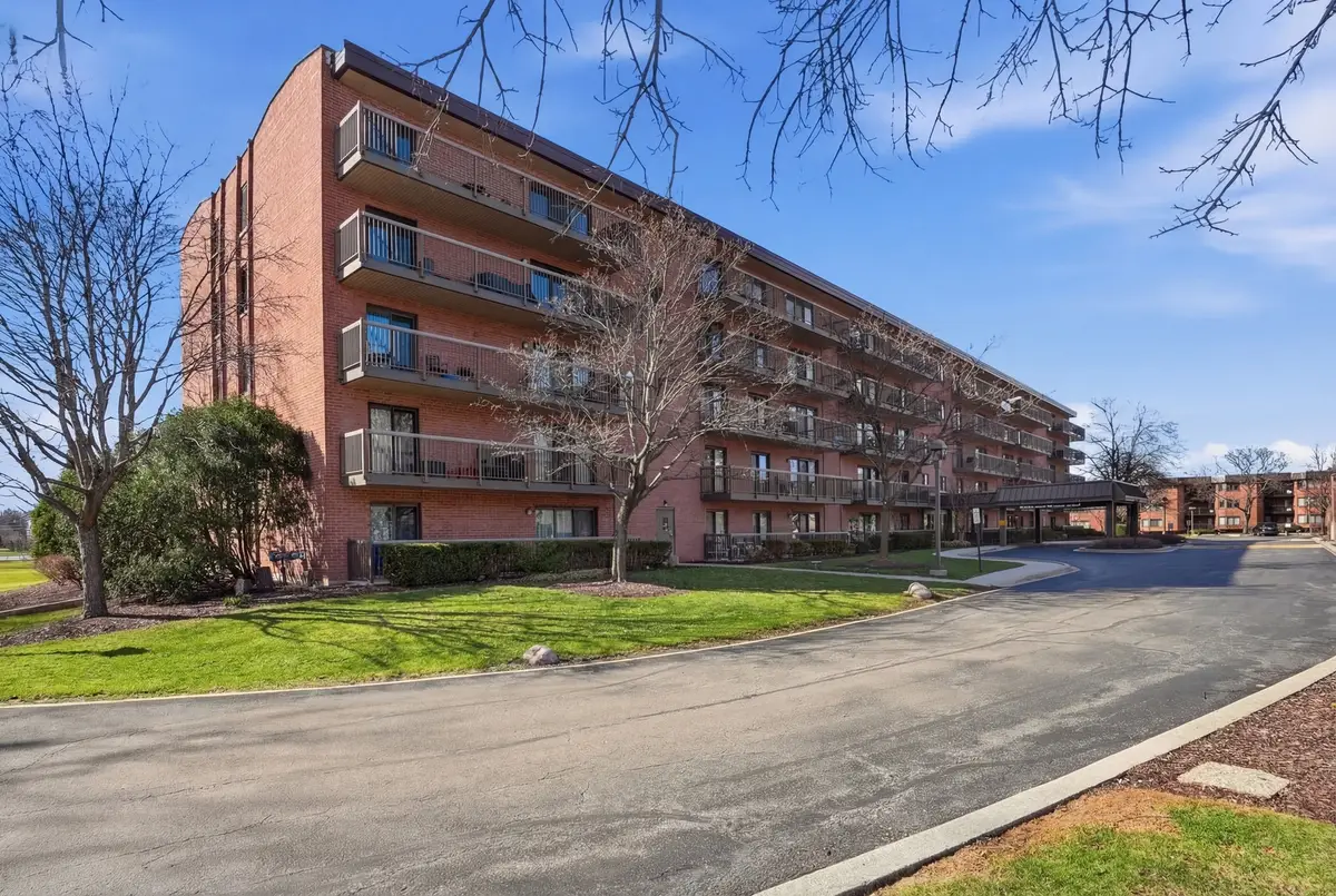 6443 Clarendon Hills Road #402, Willowbrook, IL 60527 - #1