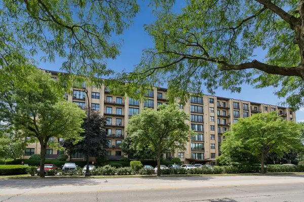 4601 W Touhy Avenue #412, Lincolnwood, IL 60712
