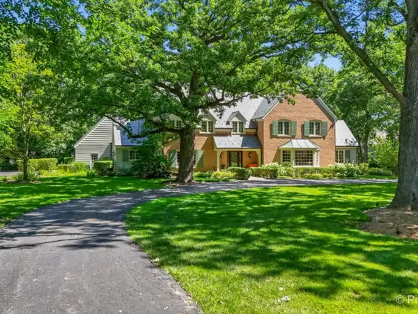 1986 Camphill Circle, Inverness, IL 60067