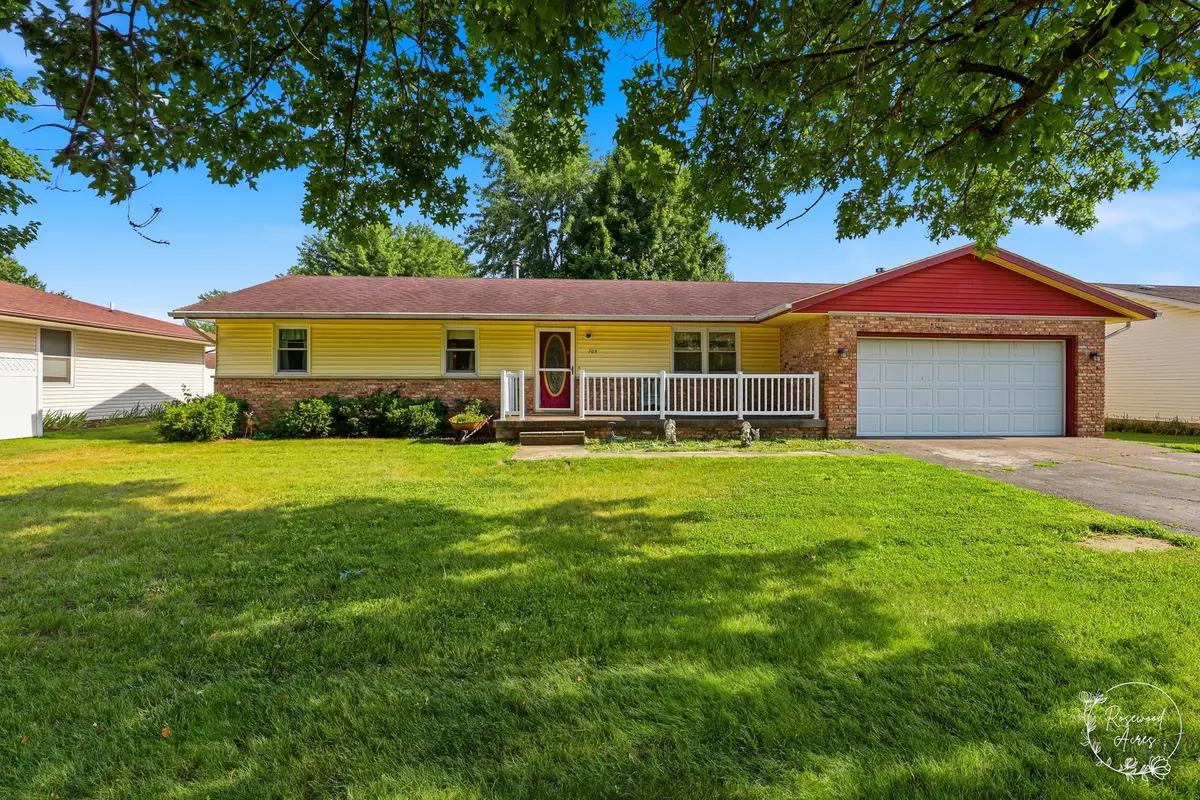 705 E Rosewood Street, Watseka, IL 60970 - #1