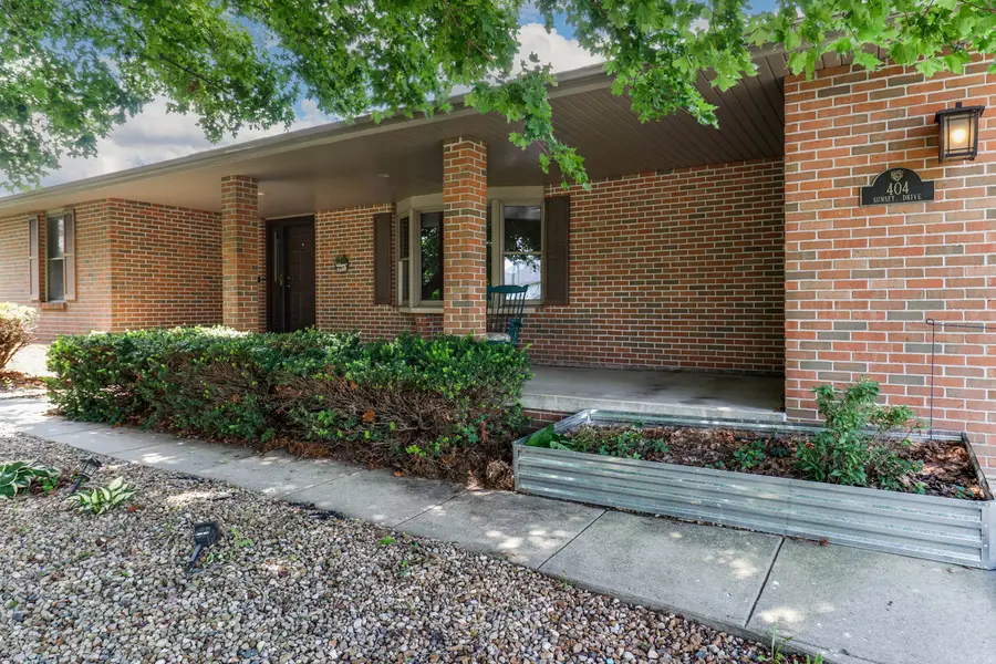 404 Sunset Drive, Colfax, IL 61728 - #2