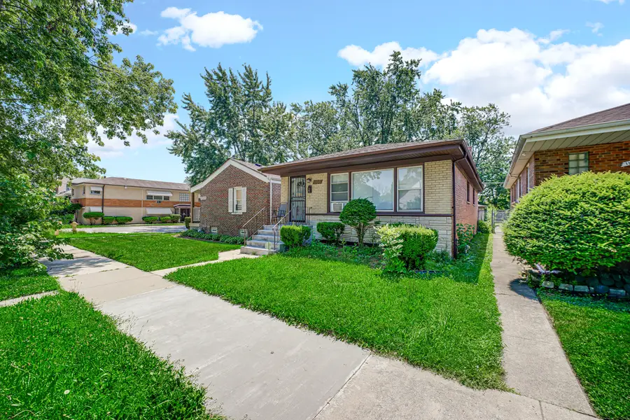 1105 W 123rd Street, Calumet Park, IL 60827 - #3