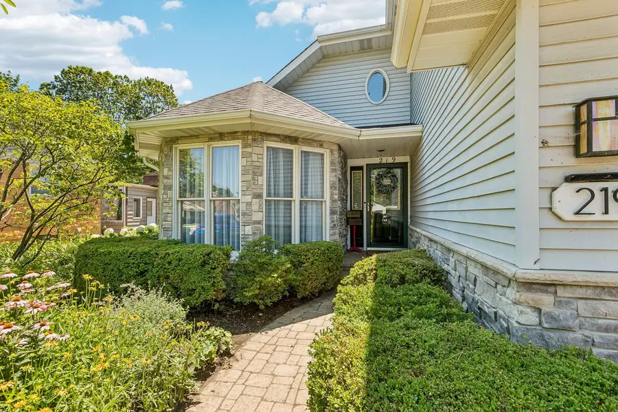 219 Woodlawn Drive, Mundelein, IL 60060 - #3