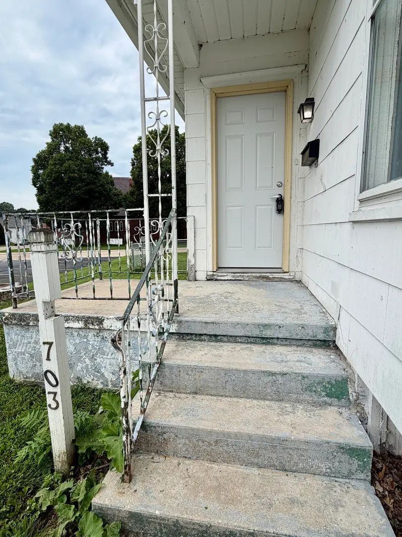 703 Park Place, Sterling, IL 61081 - #3