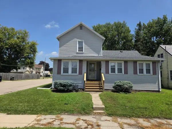 1212 12th Avenue, Sterling, IL 61081