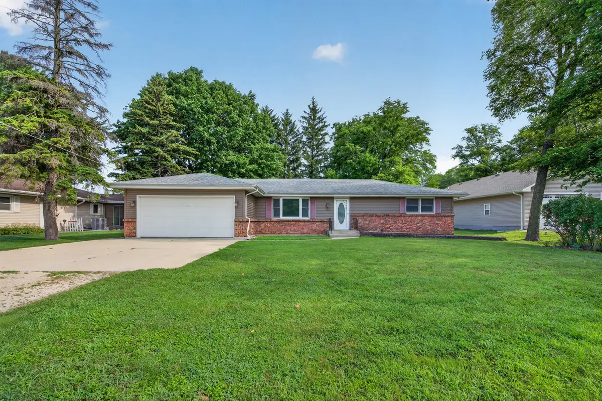 307 W Lincoln Avenue, Gardner, IL 60424 - #1