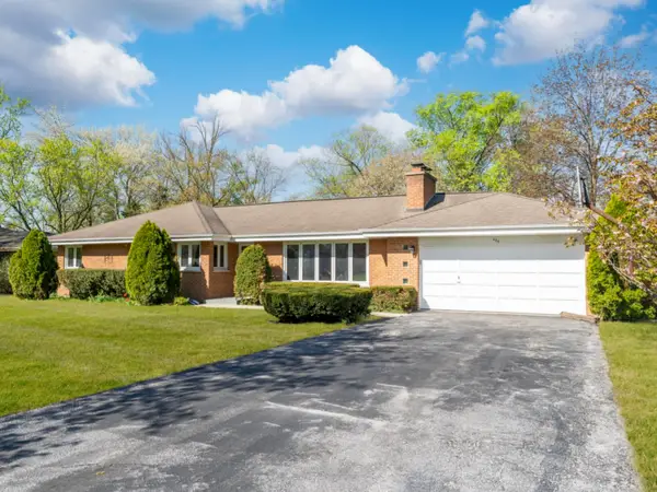404 Tomah Avenue, Prospect Heights, IL 60070