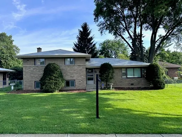 1030 W Kenilworth Avenue, Palatine, IL 60067