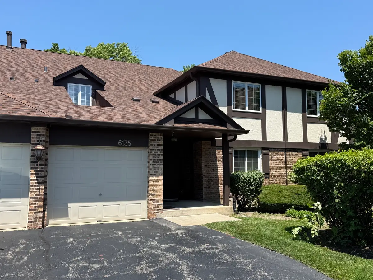 6135 Essex Court #D, Willowbrook, IL 60527 - #1