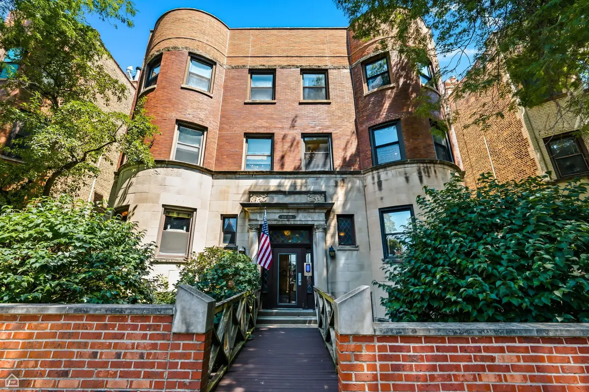 1044 W Byron Street #2E, Chicago, IL 60613 - #1
