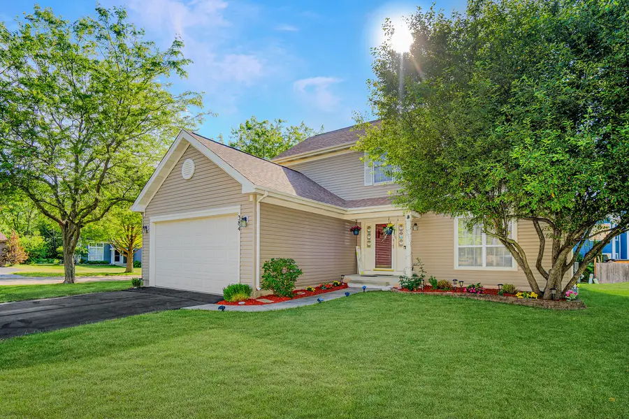 384 S Clearview Circle, Round Lake, IL 60073 - #2