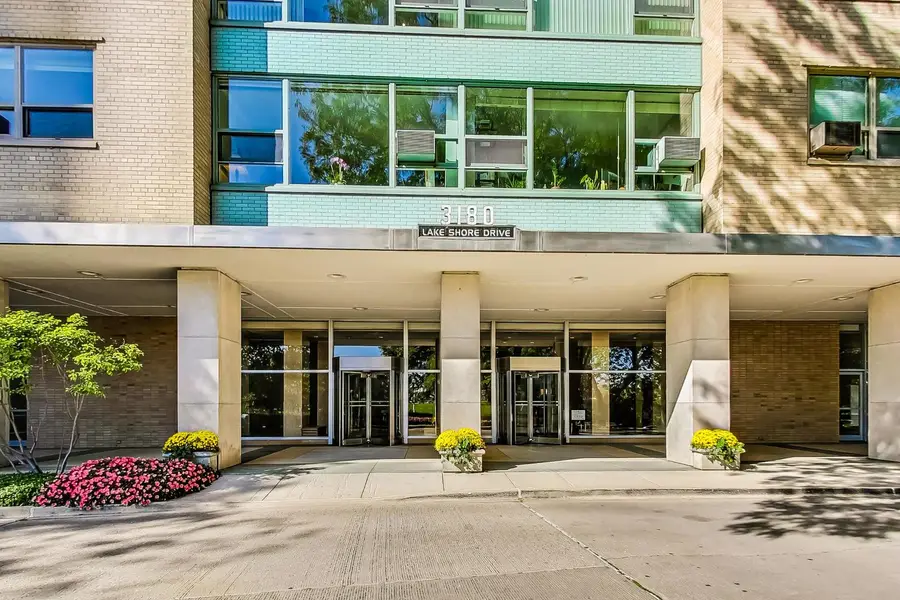 3180 N Lake Shore Drive #4G, Chicago, IL 60657 - #2