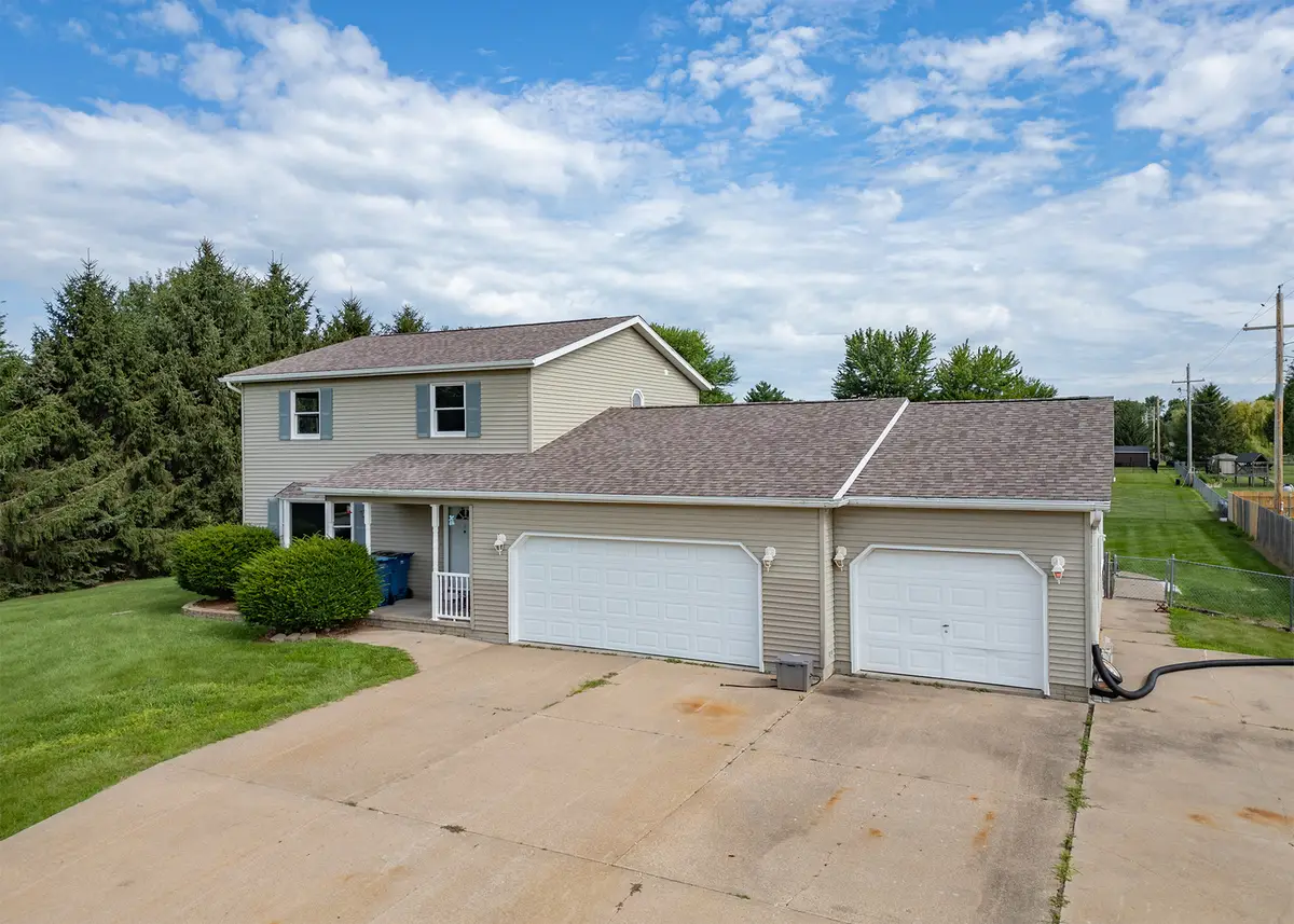 2316 9th Street, Camanche, IA 52730 - #1