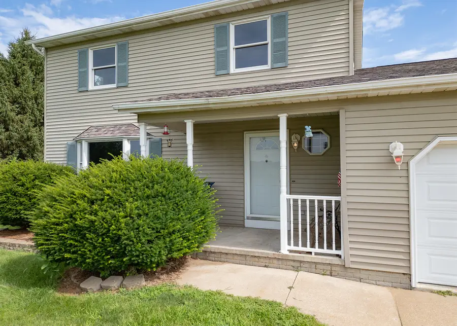 2316 9th Street, Camanche, IA 52730 - #2