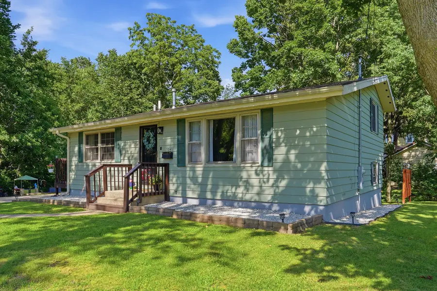 1104 Elm Place, Dixon, IL 61021 - #2