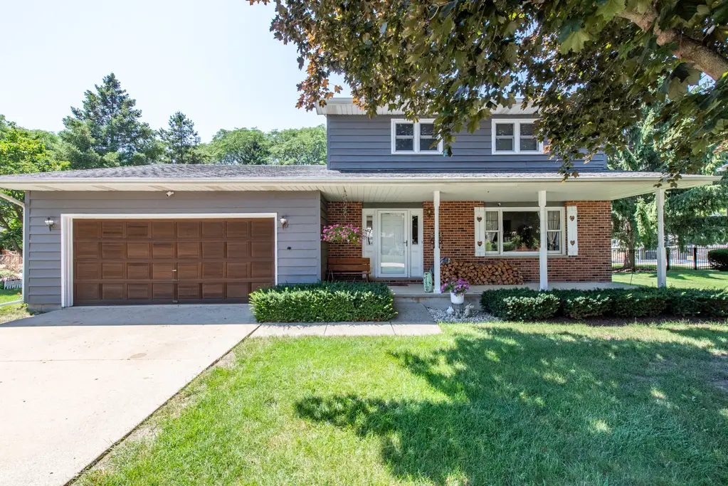 512 Cavin Avenue, Winthrop Harbor, IL 60096 - #1